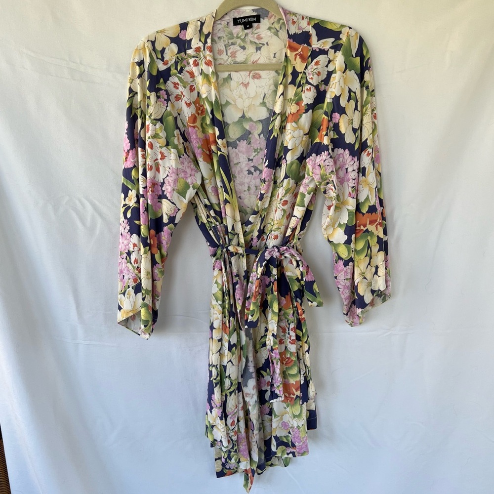 Yumi Kim Dream Lover Women’s Floral Robe with Belt & Pockets Size MED, Like New!
